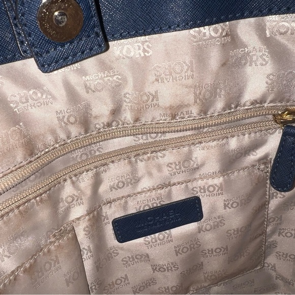 Michael kors- Navy and gold bag - Picture 8 of 8
